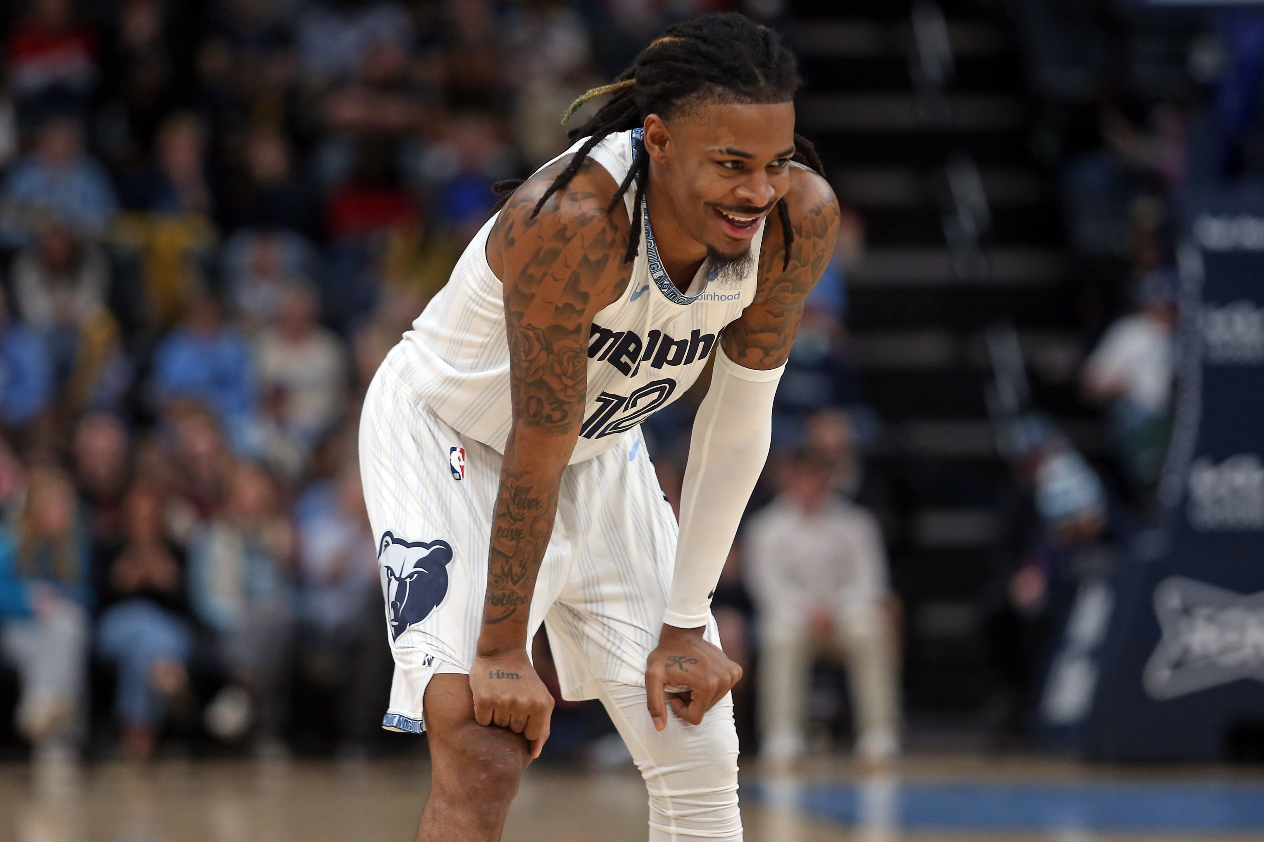 星空入口官网-美记：太阳近几周在探索引进控卫的可能 候选为莫兰特&amp;三球&amp;吹杨